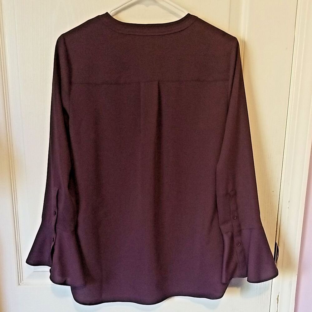 Simply Vera Wang Purple Blouse M Bell Sleeve Mandarin Collar Flowy Crepe Top - Picture 3 of 7